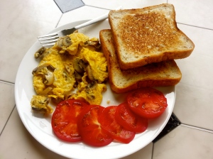 Fried Omelette with Tomatoes and Toast